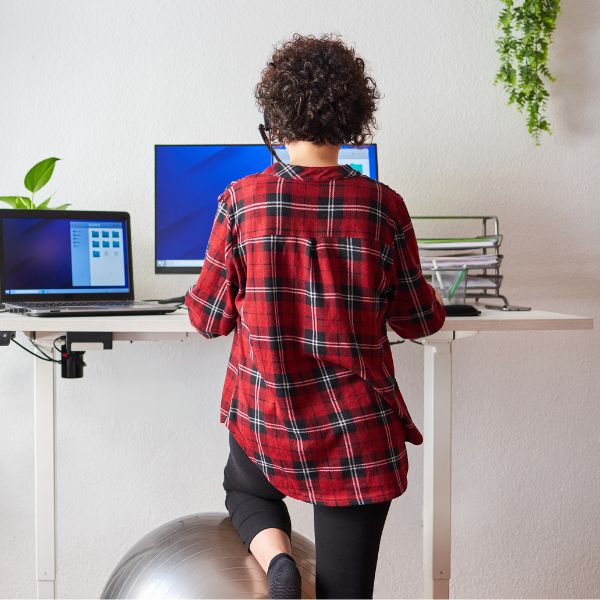 Mobile storage and tidy workstation layout